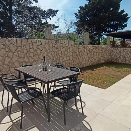 Apartment Holiday Novalja Exterior photo