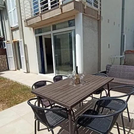Apartment Holiday Novalja Exterior photo