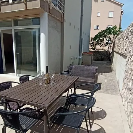 Apartment Holiday Novalja Exterior photo
