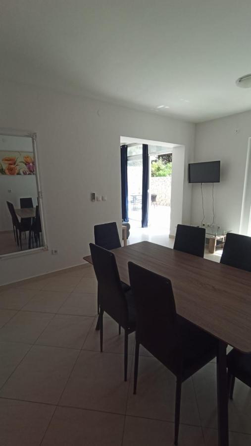 Apartment Holiday Apartman Novalja
