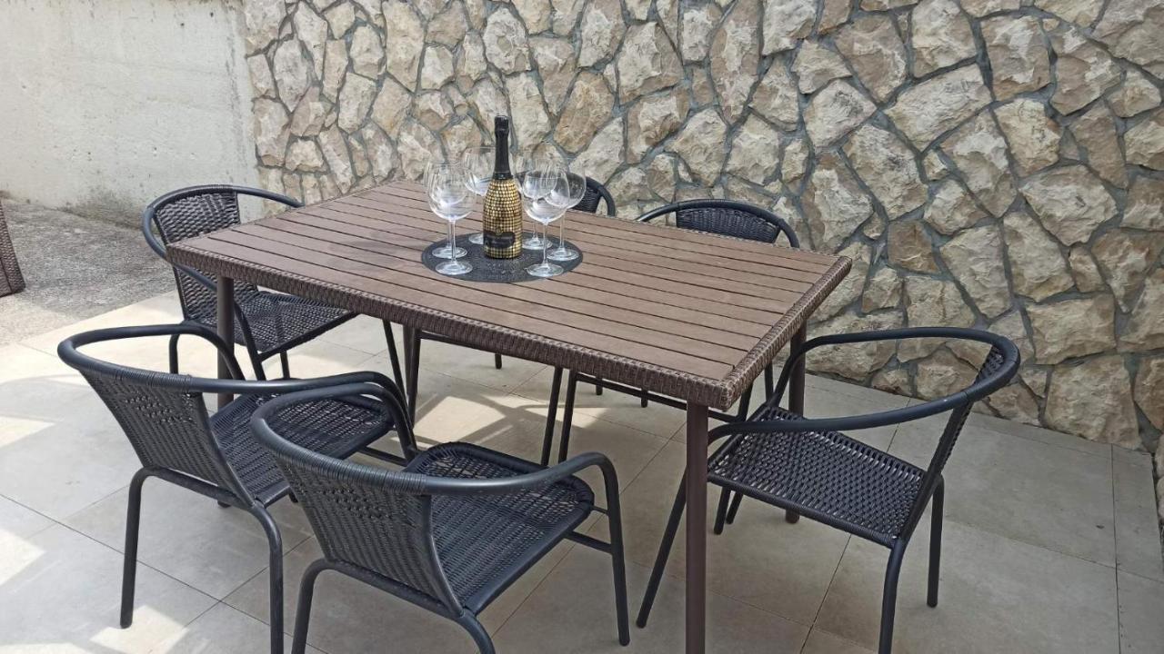 Apartment Holiday Novalja