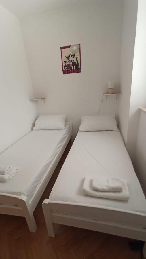 Apartment Holiday * Novalja